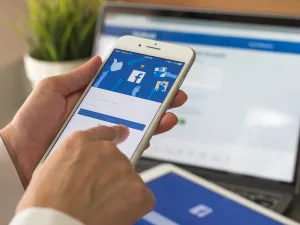 الفيس بوك يرسل طلبات صداقة عشوائية
