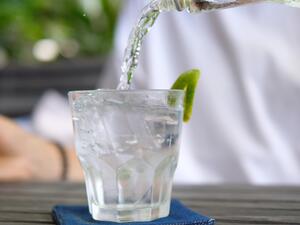 طبيب البوابة: لماذا يجب أن نحذر من الماء المثلج ؟
