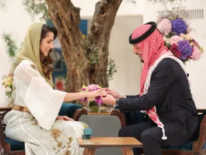 ولي العهد الامير الحسين بن عبد الله الثاني، وخطيبته رجوة خالد آل السيف