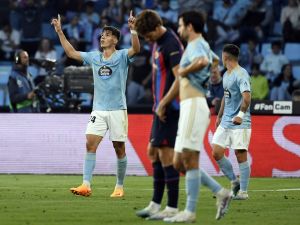 برشلونة يتلقى الخسارة أمام سيلتا فيغو (Photo by MIGUEL RIOPA / AFP)
