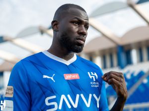 كوليبالي بقميص الهلال (المصدر: Alhilal_EN@)