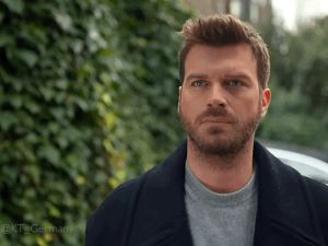 1st look at Kıvanç Tatlıtuğ's son