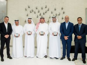 شركة الإمارات للسيارات تتألق في حفل جوائز وكلاء مرسيدس-بنز المعتمدين للعام مع أربع جوائز
