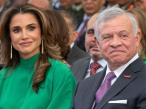 King Abdullah II and Queen Rania arrive at Zahran Palace.