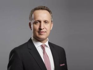 Falcon 40B Takes Flight: Technology Innovation Institute Announces the Open Source Launch of the UAE's First Language Model Trained on Amazon SageMaker