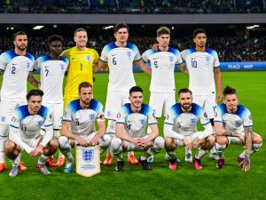 England's players pose for a team photo prior to the UEFA Euro 2024 Group C qualification match between Italy and England, on March 23, 2023 at the Diego-Maradona stadium in Naples. (Photo by Alberto PIZZOLI / AFP)