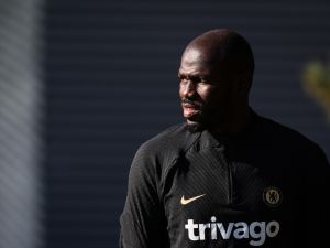 Chelsea's Senegalese defender Kalidou Koulibaly arrives to attend a team training session at Chelsea's Cobham training facility in Stoke D'Abernon, southwest of London on October 10, 2022, on the eve of their UEFA Champions League group E football match against AC Milan. (Photo by Adrian DENNIS / AFP)