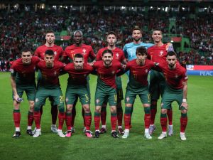 Portugal team pose prior to the UEFA Euro 2024 qualification match between Portugal and Liechtenstein at the Jose Alvalade stadium in Lisbon on March 23, 2023. (Photo by CARLOS COSTA / AFP)