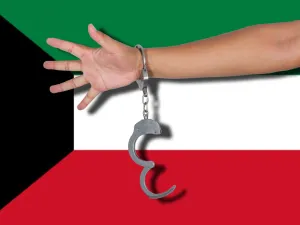 حاول الامام المصري الفرار من البلاد بعد انكشاف امرة الا ان الشرطة الكويتية باغتته وسارعت لمحاصرته 