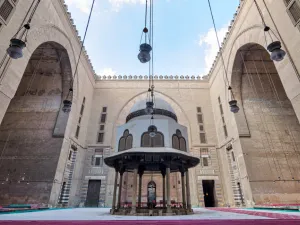 جلال البحيري يضرب عن الطعام