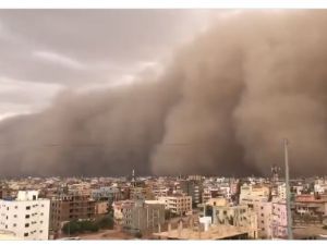 عاصفة رملية تضرب الخرطوم