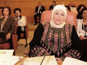 امينة عباس - السيدة الاولى في فلسطين- صورة عن الانترنت