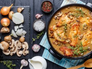 أشهر 9 وصفات تحتوي على الدجاج والفطر 