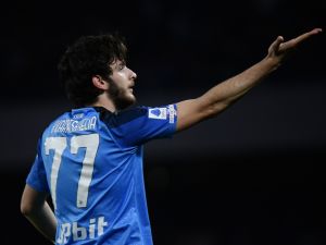 Napoli's Georgian forward Khvicha Kvaratskhelia celebrates after opening the scoring during the Italian Serie A football match between Napoli and Atalanta on March 11, 2023 at the Diego-Maradona stadium in Naples. (Photo by Filippo MONTEFORTE / AFP)