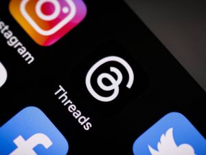 Meta's Threads surpasses ChatGPT as fastest-growing app, slowing Twitter traffic