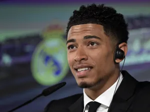 English midfielder Jude Bellingham gives a press conference during his presentation as new player of Real Madrid, in Madrid on June 15, 2023. (Photo by JAVIER SORIANO / AFP)