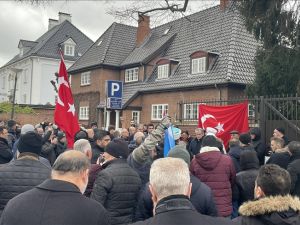 مجموعة دنماركية يمينية متطرفة تحرق نسخة من القرآن