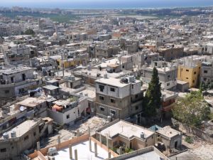 مخيم عين الحلوة هو واحد من أكبر المخيمات الفلسطينية في لبنان