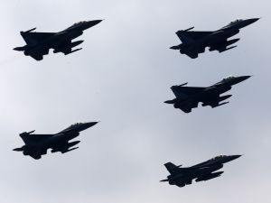 طائرات "إف-16"