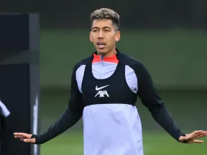 Liverpool's Brazilian striker Roberto Firmino gestures during a team training session at the AXA Training Centre in Liverpool, north-west England on February 20, 2023, on the eve of the UEFA Champions League round of 16 first leg football match against Real Madrid. (Photo by Lindsey Parnaby / AFP)