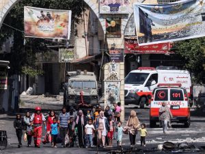 ترحيل آلاف الفلسطينيين من داخل مخيم جنين