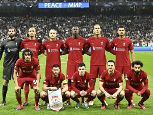 Liverpool's players pose ahead of during the UEFA Champions League last 16 second leg football match between Real Madrid CF and Liverpool FC at the Santiago Bernabeu stadium in Madrid on March 15, 2023. (Photo by JAVIER SORIANO / AFP)