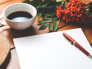 ما تفسير الحلم بكتاب أو ورقة فارغة في المنام؟
