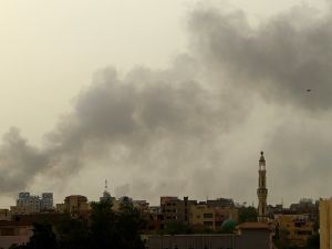 منذ 15 أبريل الماضي، تشهد مناطق مختلفة في السودان اشتباكات عنيفة وواسعة