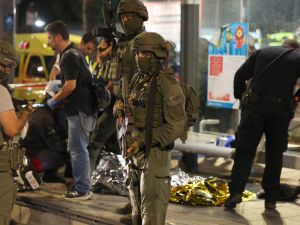 الجيش الاسرائيلي يقتل فلسطينيا في القدس بزعم تنفيذه عملية طعن