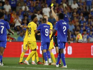 برشلونة يتعادل مع خيتافي (Photo by JAVIER SORIANO / AFP)