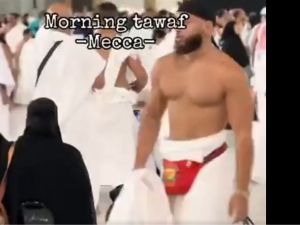  احد مشاهير مواقع التواصل الاجتماعي حيث ابتعد عن الهدف السامي للزيارة 