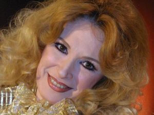 الفنانة الاستعراضية نيللي