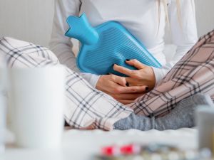 طبيب البوابة: كيف نخفف من انتفاخ الدورة الشهرية ؟