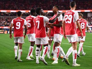 Arsenal's English midfielder Bukayo Saka celebrates scoring his team's first goal during a pre-season friendly football match between Arsenal FC and FC Barcelona at SoFi Stadium in Inglewood, California, on July 26, 2023. (Photo by Patrick T. Fallon / AFP)
