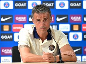 Paris Saint-Germain's Spanish headcoach Luis Enrique gives a press conference following Paris Saint-Germain (PSG)'s training session in Poissy, west of Paris on August 18, 2023. (Photo by Miguel MEDINA / AFP)