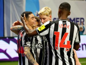 Miguel Almiron of Newcastle United celebrates with team mates after scoring their sides first goal during the Premier League Summer Series match between Chelsea FC and Newcastle United at Mercedes-Benz Stadium on July 26, 2023 in Atlanta, Georgia. Kevin C. Cox/Getty Images for Premier League/AFP (Photo by Kevin C. Cox / GETTY IMAGES NORTH AMERICA / Getty Images via AFP)