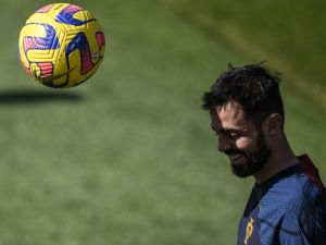 Portugal’s midfielder Bernardo Silva attends a training session at Cidade do Futebol in Oeiras, outskirts of Lisbon on June 13, 2023 ahead of their UEFA Euro 2024 Group J qualifiers match against Bosnia and Herzegovina. Portugal will play against Bosnia-Herzegovina on June 17, 2023 and against Iceland on June 20, 2023 in their UEFA Euro 2024 group J qualification matches. (Photo by Patricia DE MELO MOREIRA / AFP)
