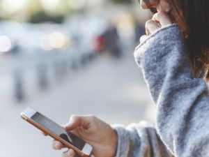 Experts warn of the dangers of prolonged social media use