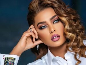 المطربة وعد