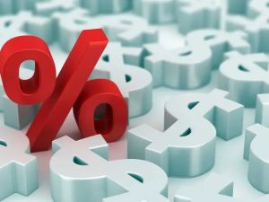 The annual inflation rate in Canada, driven by gasoline prices, and a larger-than-expected decline in US housing construction, contributed to investor uncertainty. US markets close with collective losses amid rising treasury yields and federal reserve meeting expectations