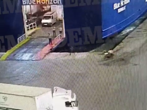 الحادثة وقعت في ميناء بيرايوس الواقع بالقرب من العاصمة اليونانية أثينا