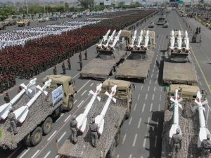 استعراض عسكري لجماعة أنصار الله في صنعاء/ أرشيفية