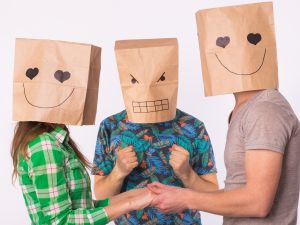 مواليد هذه الأبراج أكثر شعوراً بالغيرة