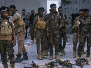 18 قتيلا وجريحا في انفجار سيارة مفخخة وسط الصومال