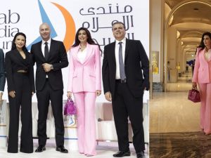 ياسمين صبري بإطلالة باربي في منتدى الإعلام العربي 