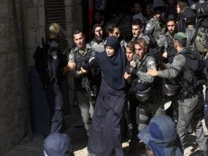 حماس كانت قد القت القبض على عشرات النساء المستوطنات وغالبيتهن من المجندات في قوات الاحتلال الاسرائيلي 