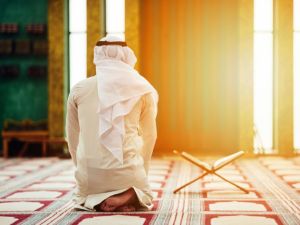 تفسير رؤية الصلاة في المنام للرجل