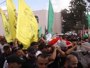 تشييع الشهيد جبريل عوض في قرية بدرس غرب رام الله الى مثواه الاخير