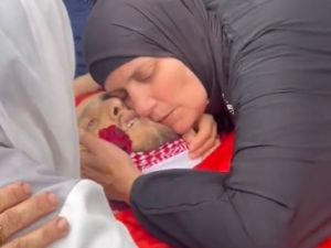 اهالي بيت ريما يودعون الشهيد ناصر البرغوثي الذي سقط بنيران الجيش الاسرائيلي