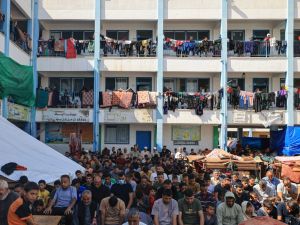 اسرائيل تنذر الاونروا لاخلاء مدارس تؤوي الاف النازحين في مدينة غزة 